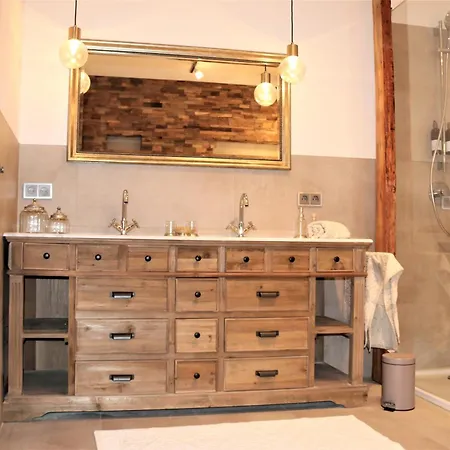 Altstadtjuwel 호텔 *